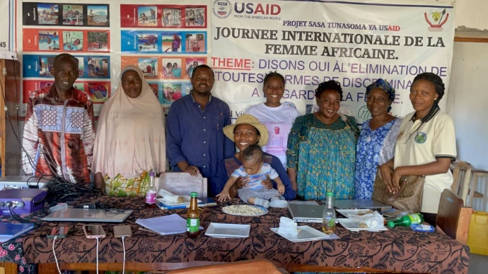 Les mamans de Kilomoni et l'équipe de WFL réunies au bureau d'Uvira le 17 avril